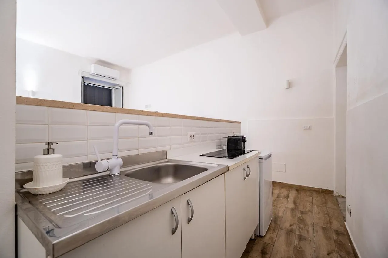 Meridian Apartment باري